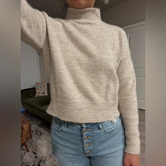 Cream turtleneck - Picture 2 of 4